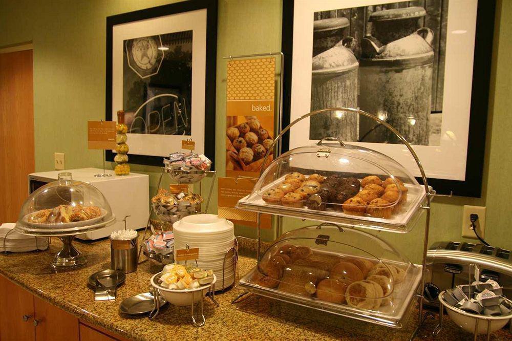 Hampton Inn & Suites Tampa East Casino Area Seffner Restaurant photo