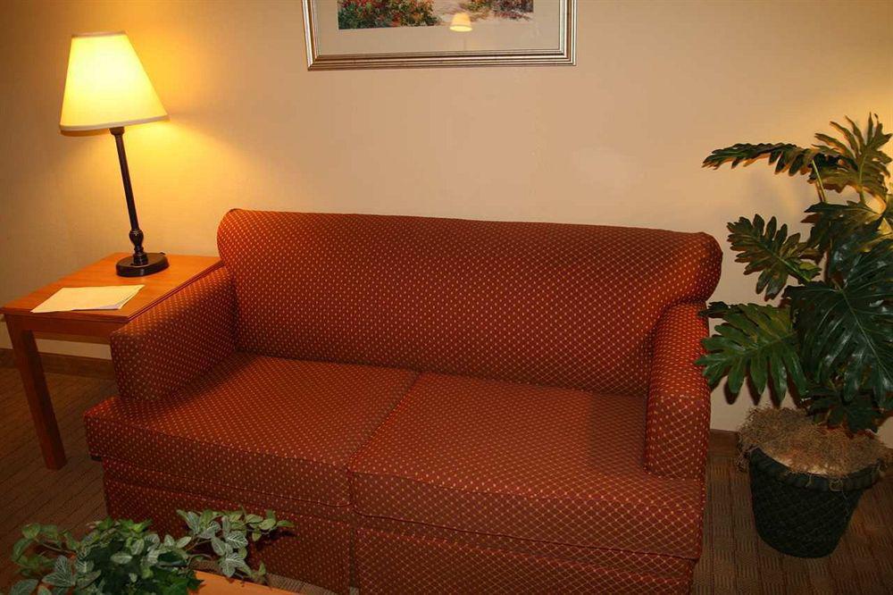 Hampton Inn & Suites Tampa East Casino Area Seffner Room photo